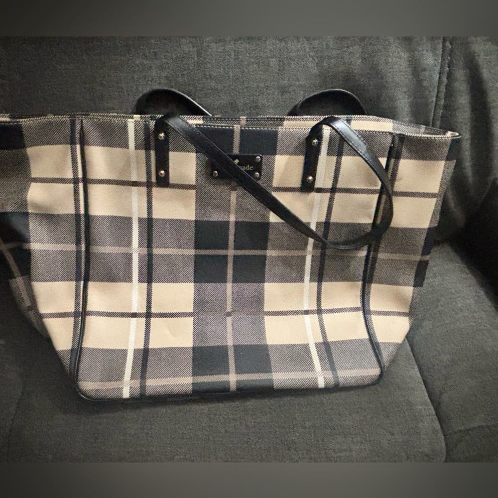 Kate Spade Ellison Avenue Sidney Tote in a black and cream plaid print